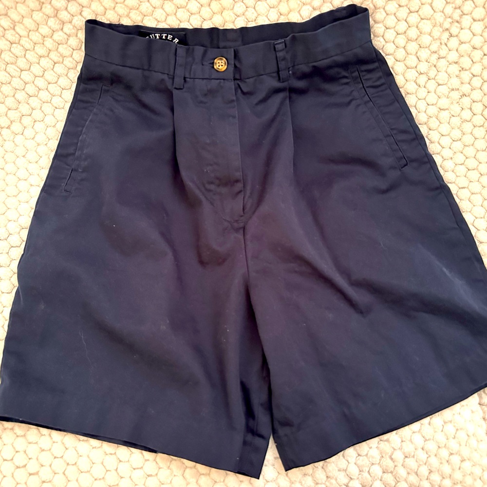 Selling this navy blue Cutter & Buck high waste golf shorts
